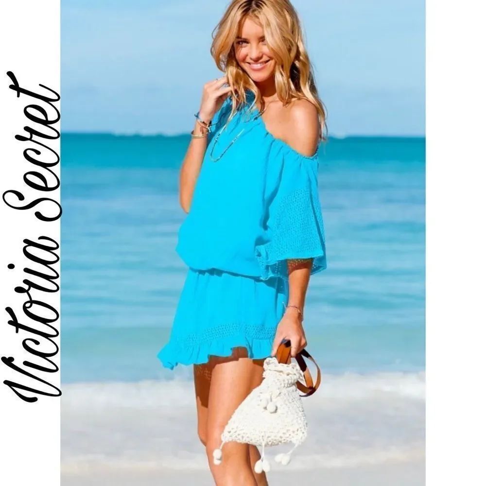 ✨ 2xHP✨Victoria Secret Off the Shoulder Cover Up✨
